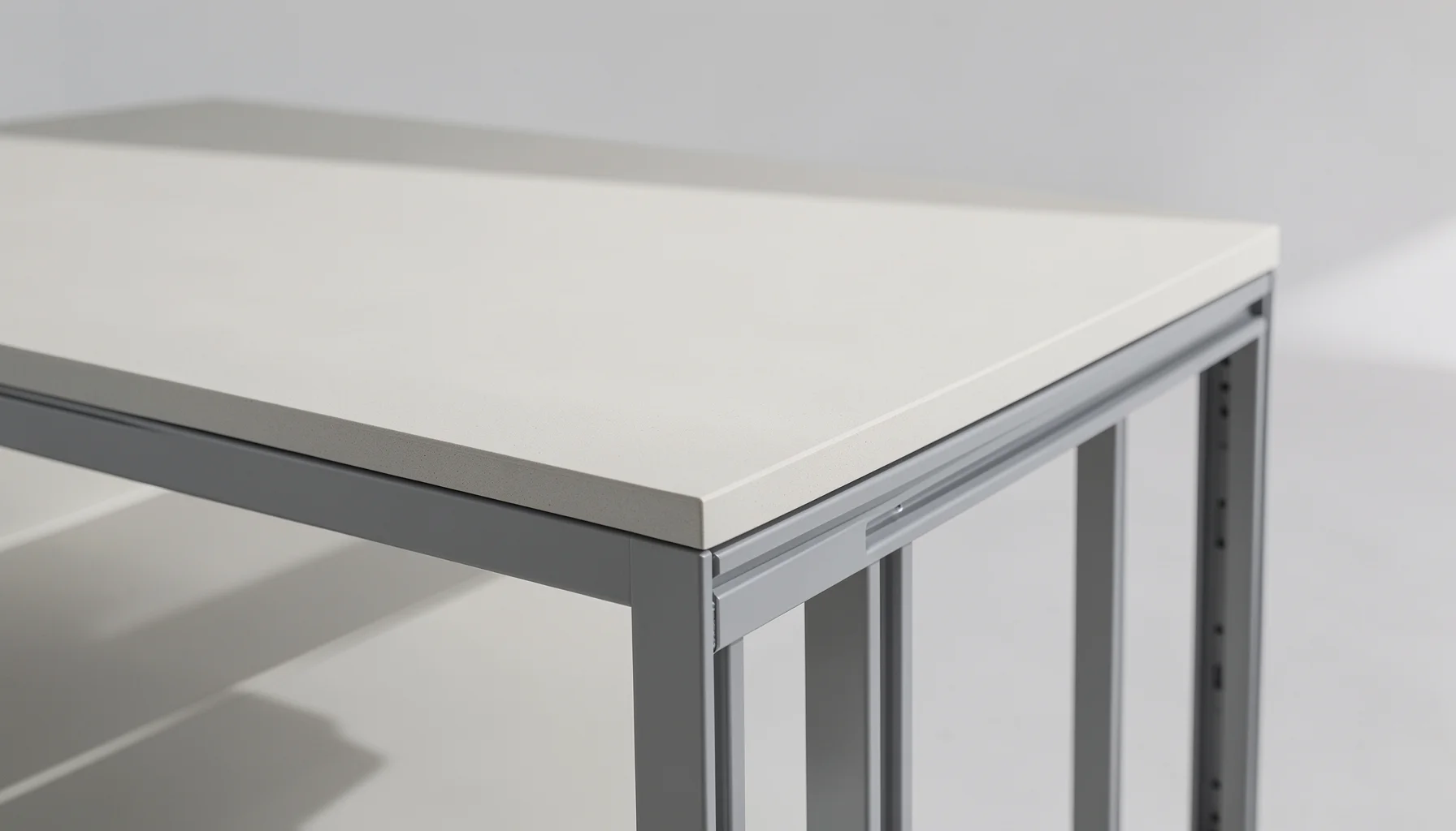 Bàn thí nghiệm inox hay gỗ nhựa tốt hơn: So sánh độ bền - Hiểu cấu tạo bàn thí nghiệm và vai trò của vật liệu